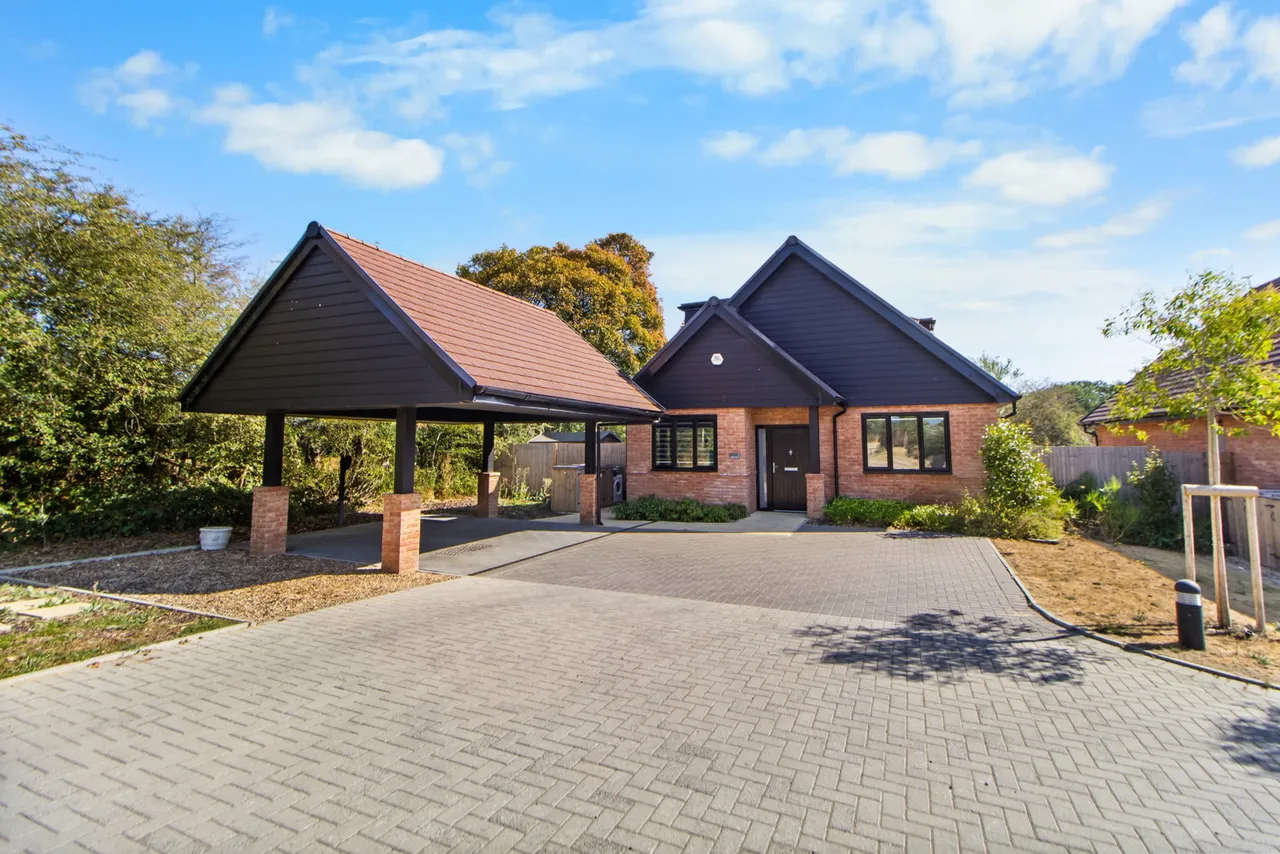 4 bed house for sale, Merlin Drive, Edenbridge, TN8
