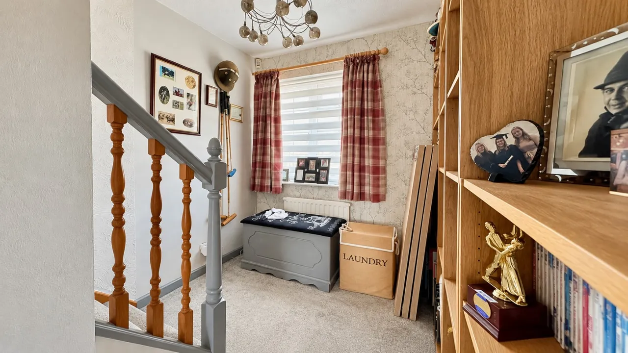 Mortimer Close, Netley Abbey, SO31, photo 16