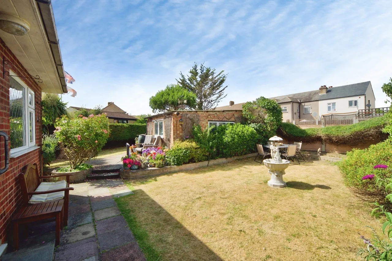 Peartree Gardens, Romford, RM7, photo 16