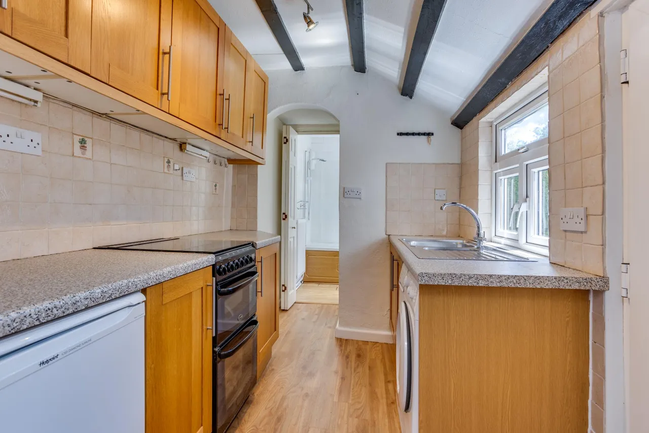Albert Road, Horley, RH6, photo 7