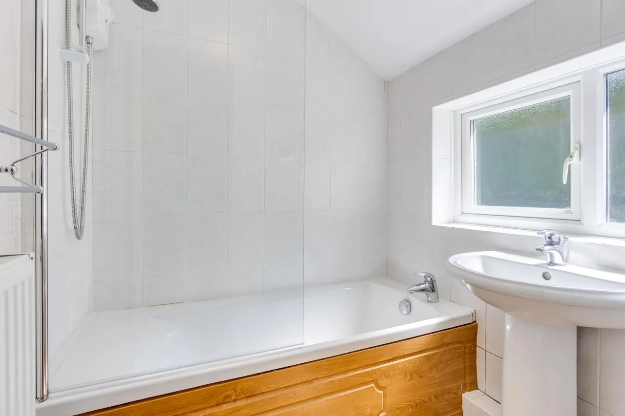 Albert Road, Horley, RH6, photo 12