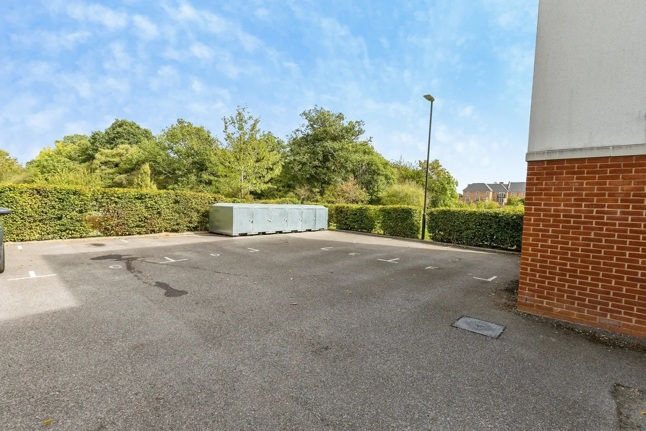 Somerley Drive, Crawley, RH10, photo 12