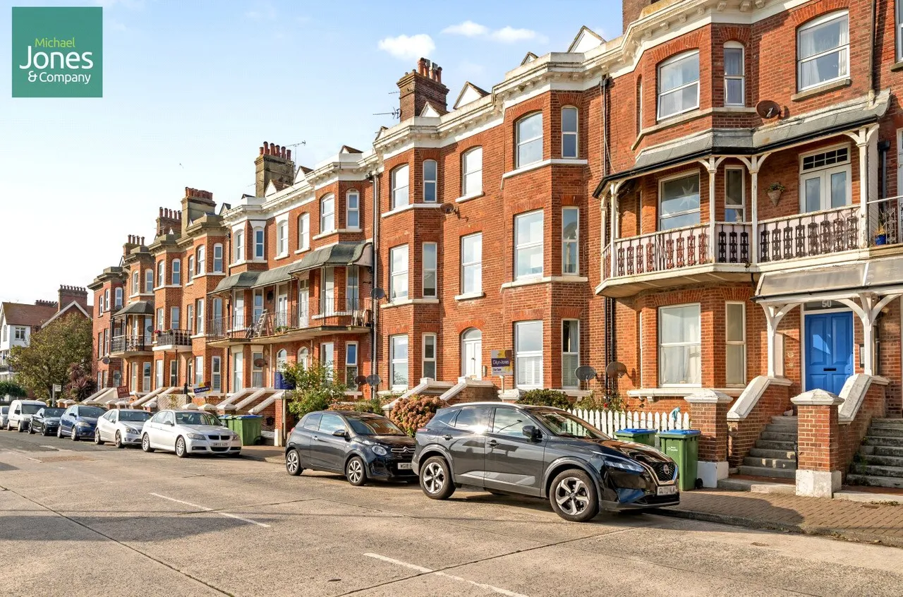 1 bed flat to rent, South Terrace, Littlehampton, BN17