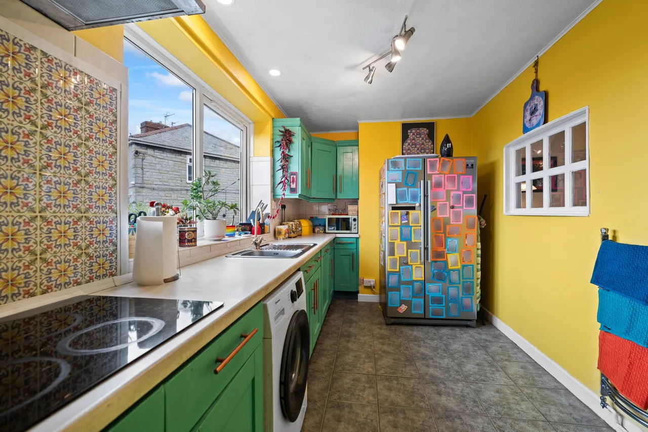 Longfields Crescent, Hoyland, S74, photo 13