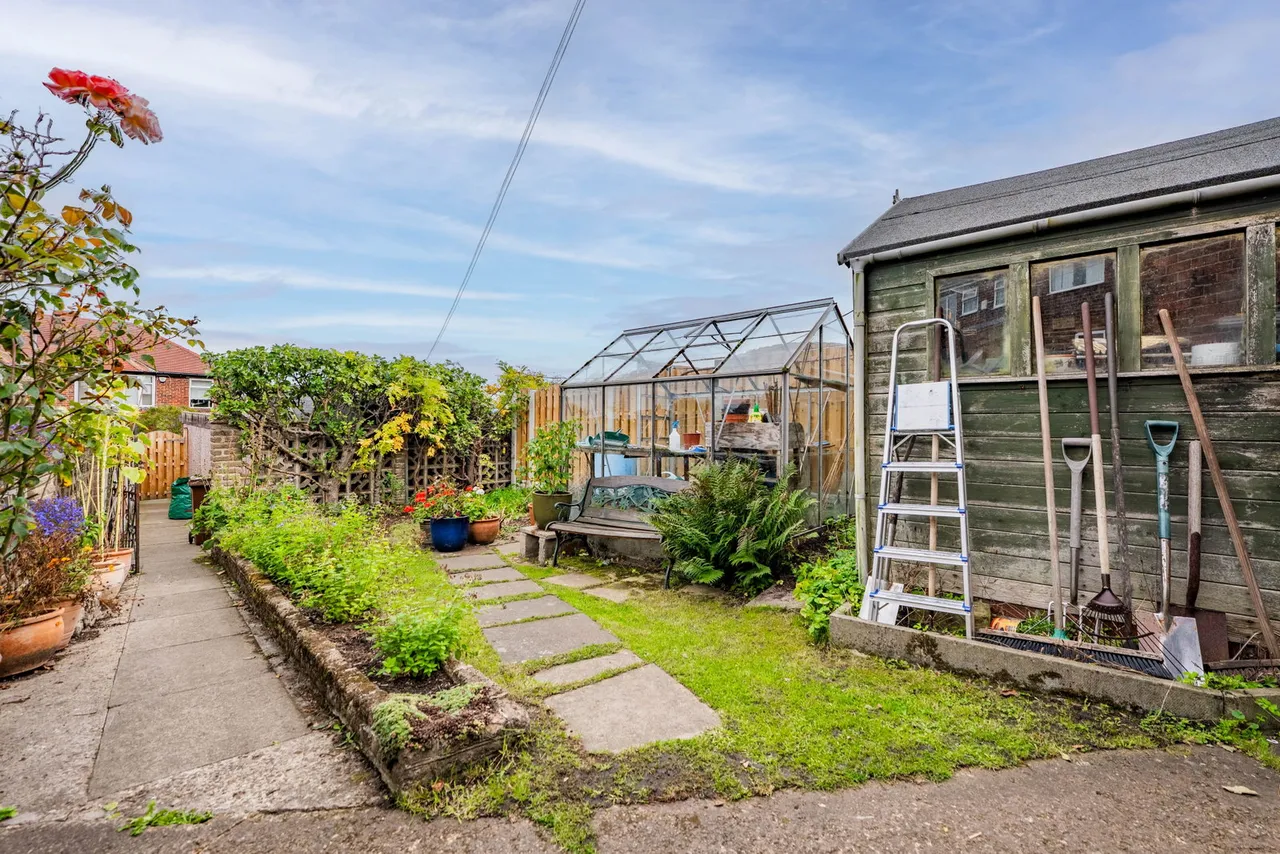 Longfields Crescent, Hoyland, S74, photo 28