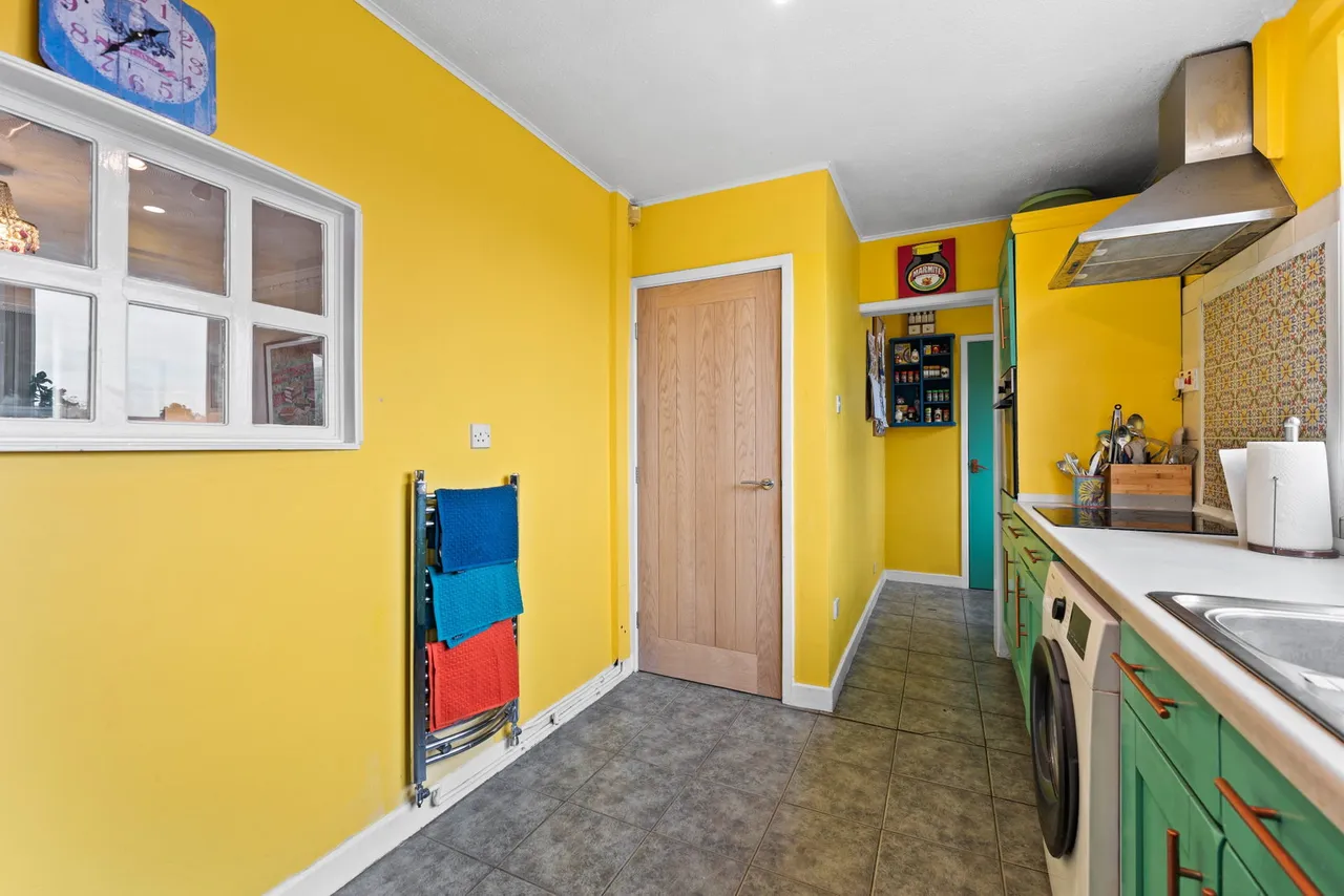 Longfields Crescent, Hoyland, S74, photo 9