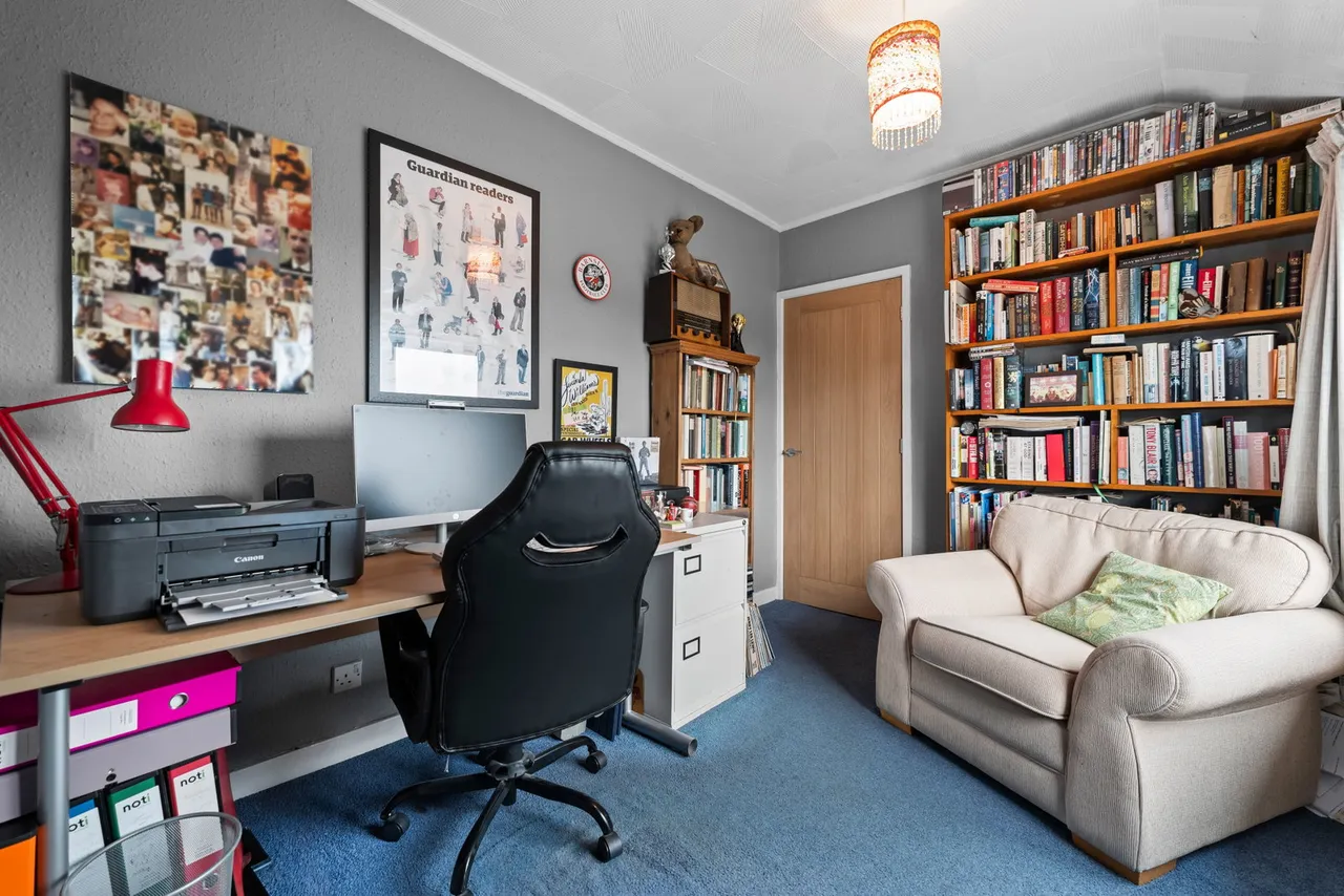 Longfields Crescent, Hoyland, S74, photo 23