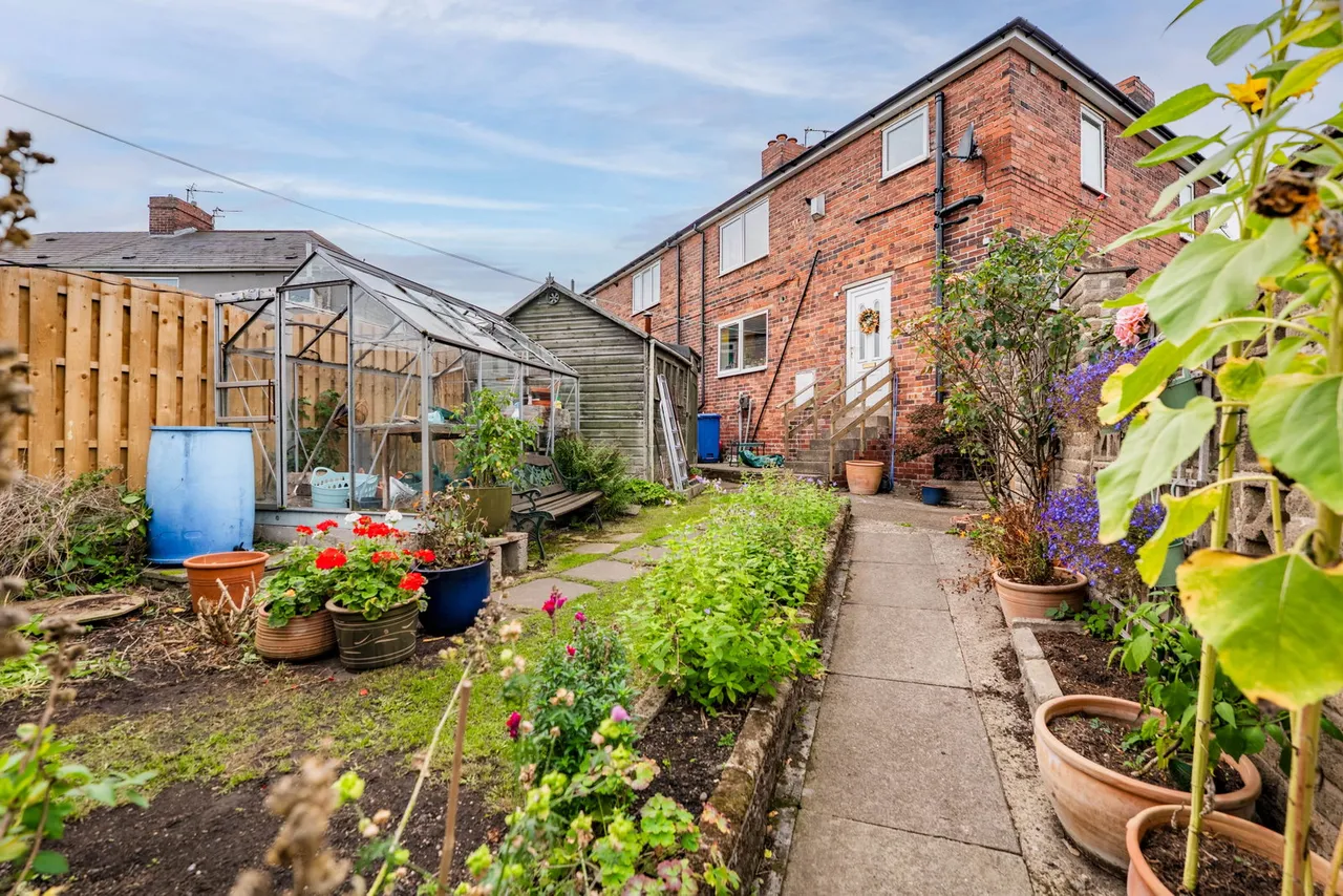 Longfields Crescent, Hoyland, S74, photo 29