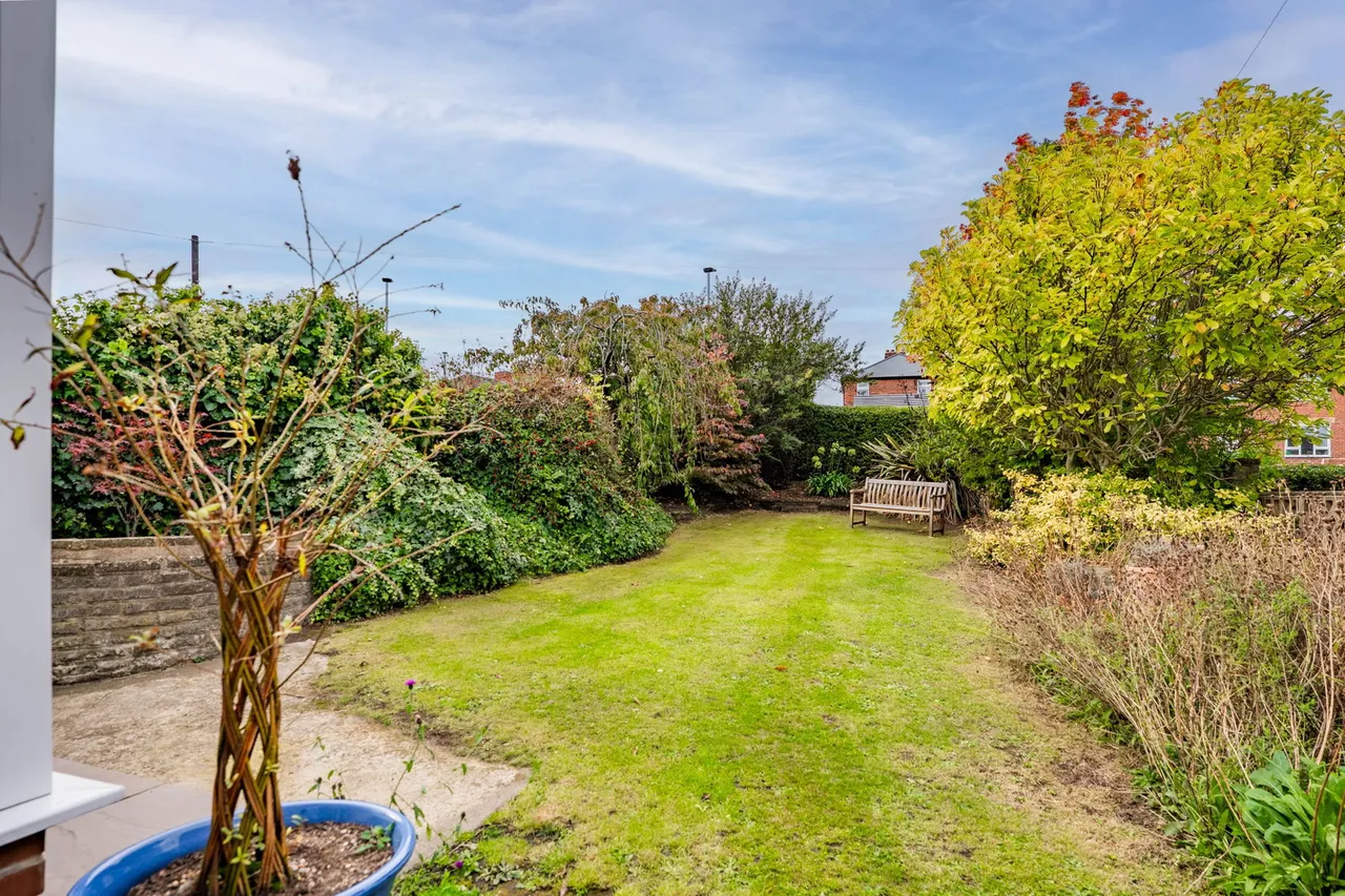 Longfields Crescent, Hoyland, S74, photo 27