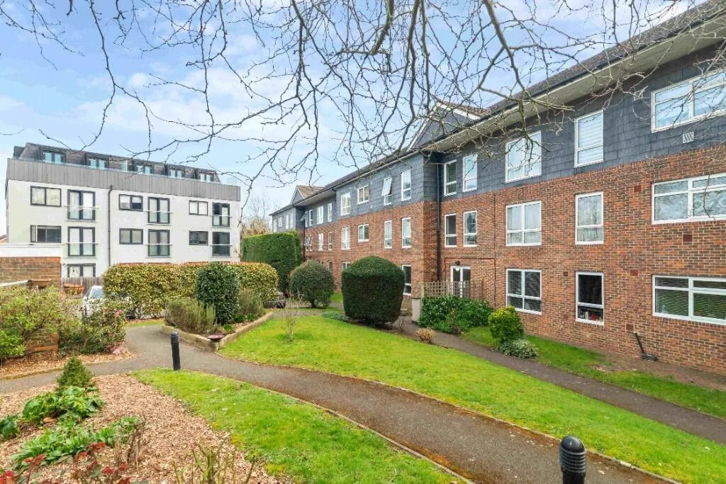 Briarwood Court, The Avenue, KT4 7EL, photo 4