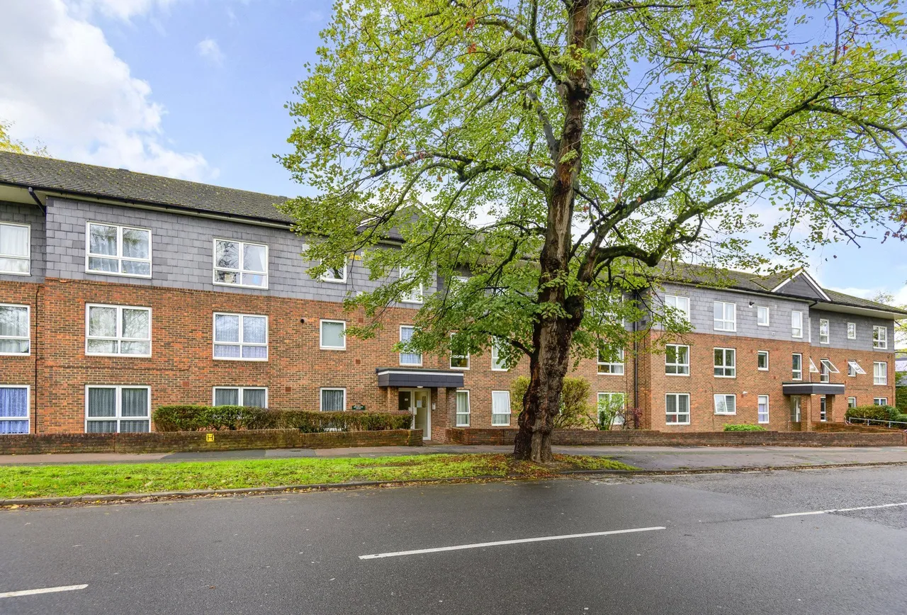 2 bed flat for sale — Briarwood Court, The Avenue, KT4 7EL