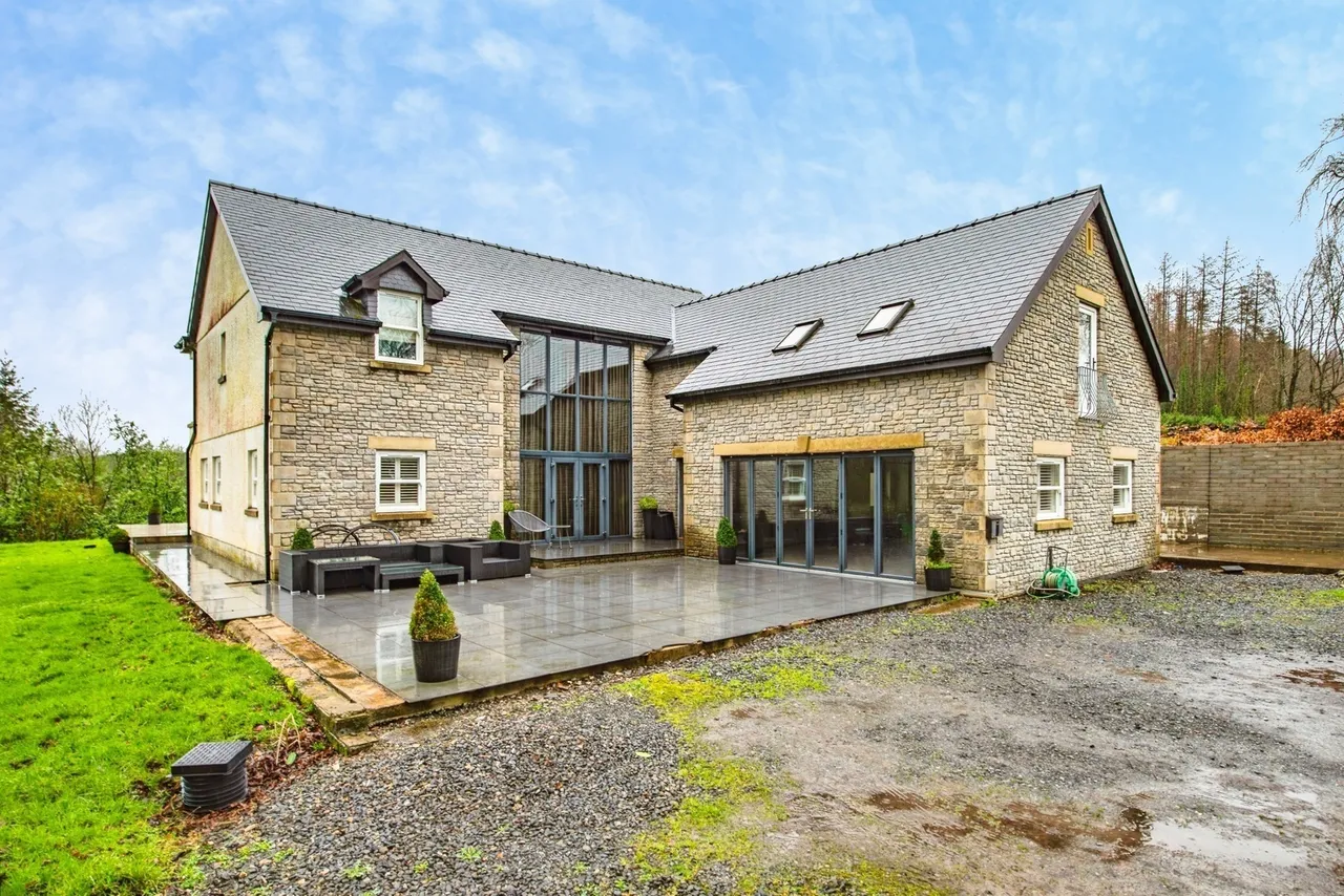 4 bed house for sale, Alltyferin Road, Nantgaredig, SA32
