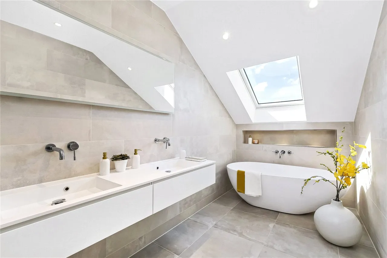 Kings Road, Richmond, TW10, photo 9