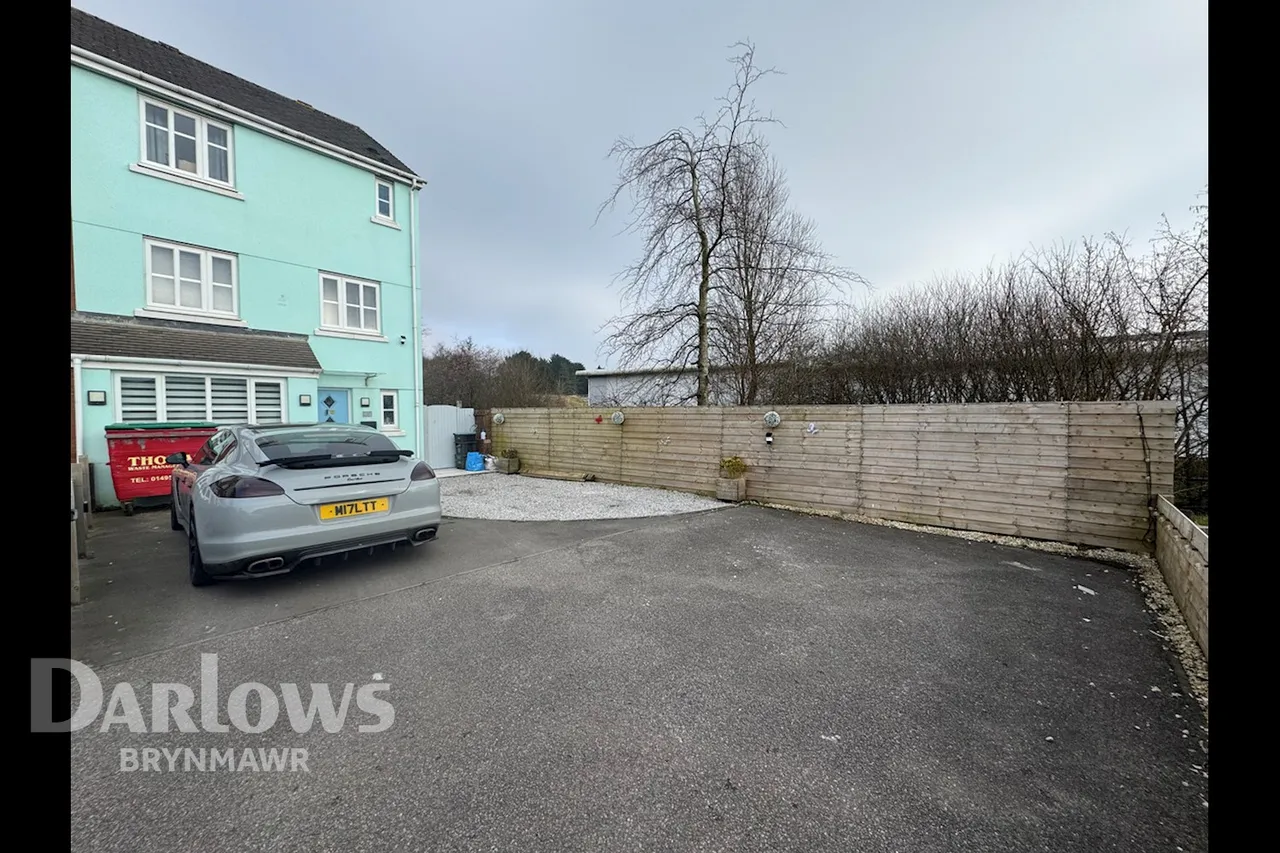 Lakeside Close, Brynmawr, photo 27