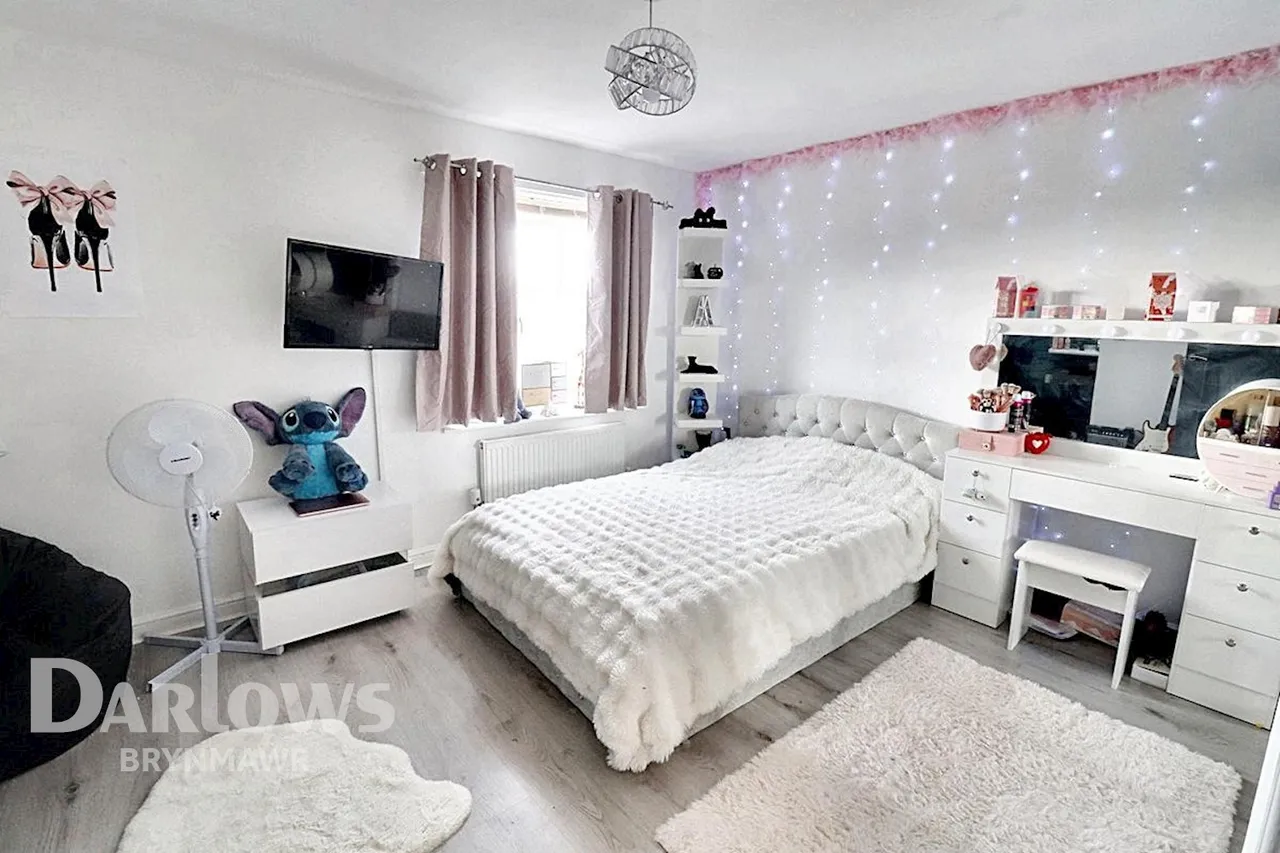 Lakeside Close, Brynmawr, photo 22
