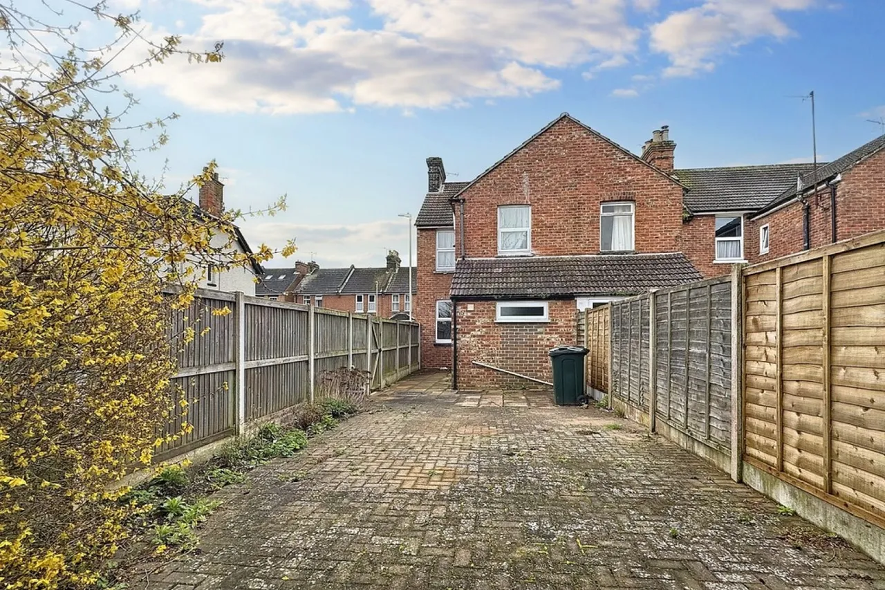 Bond Road, Ashford, photo 8