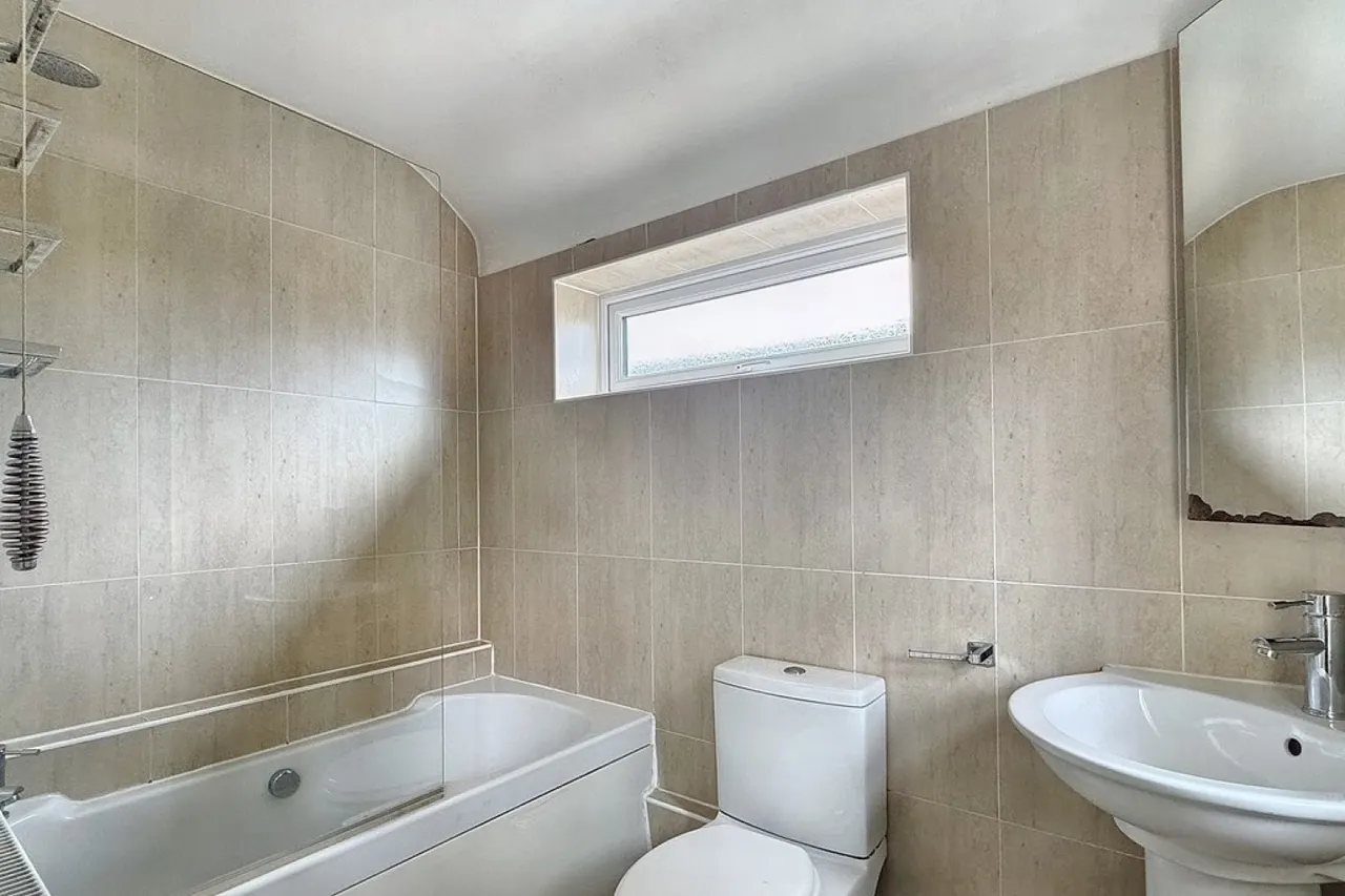 Bond Road, Ashford, photo 4