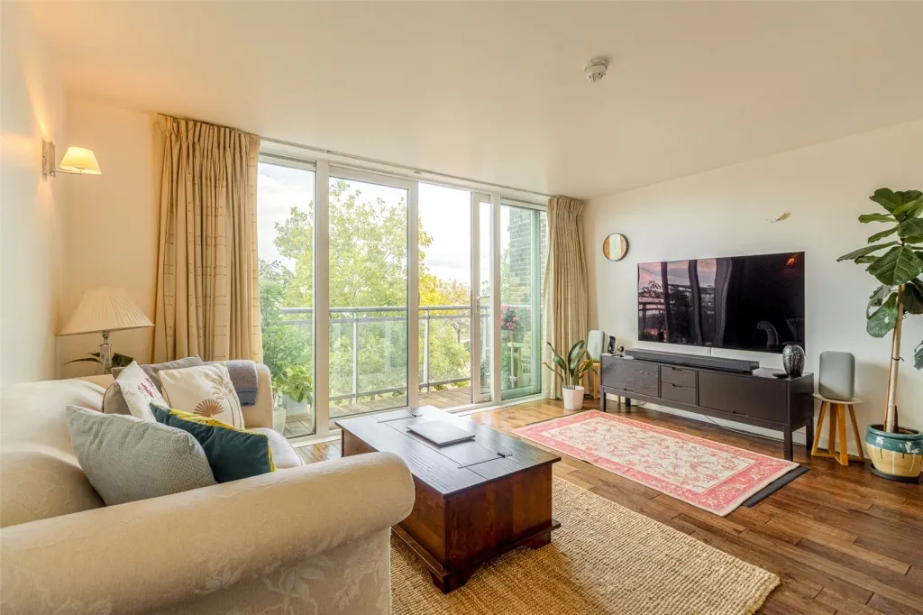 Hopton Road, Woolwich, SE18, photo 12