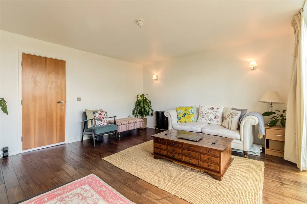 Hopton Road, Woolwich, SE18, photo 15