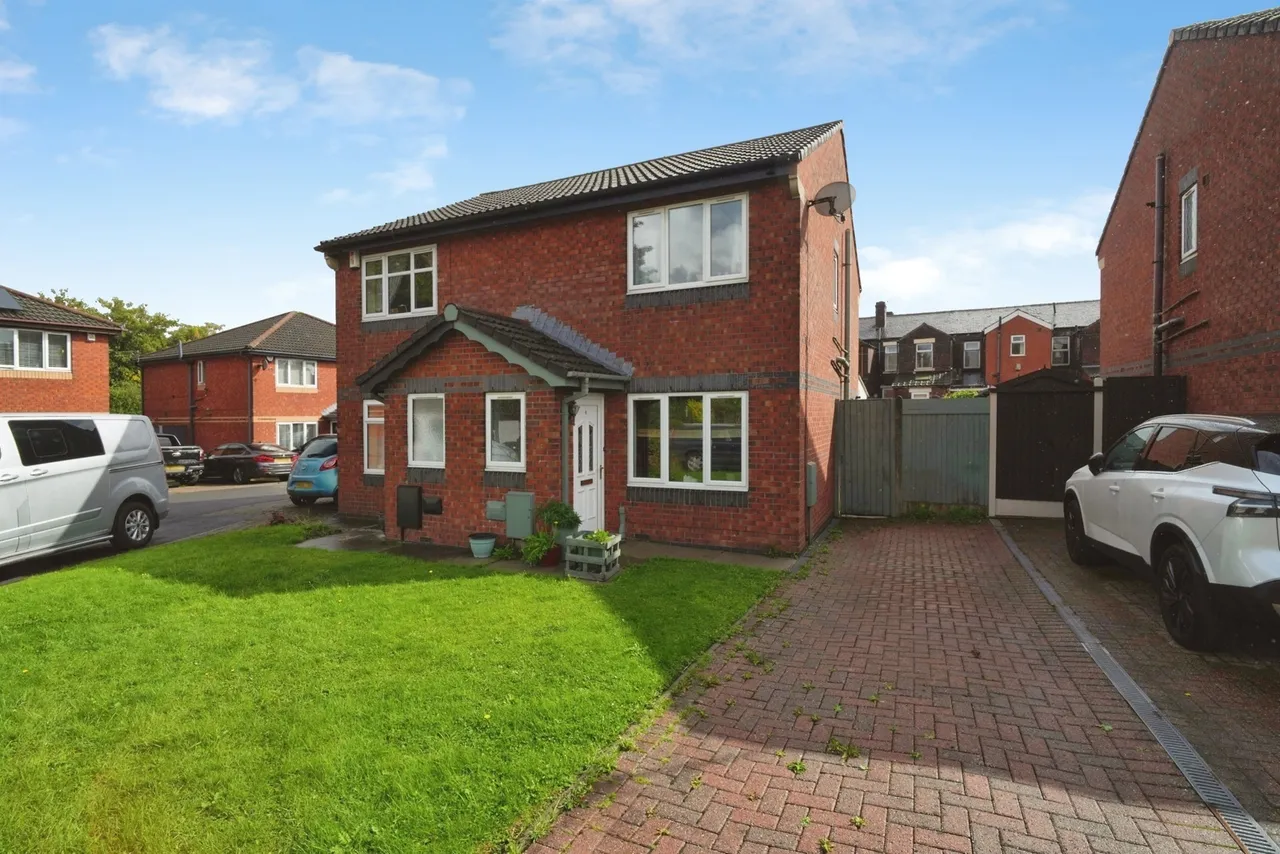2 bed house for sale, Wood Edge Close, Bolton, BL3