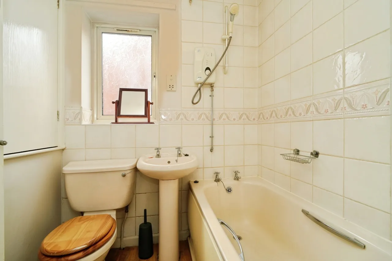 Wood Edge Close, Bolton, BL3, photo 11