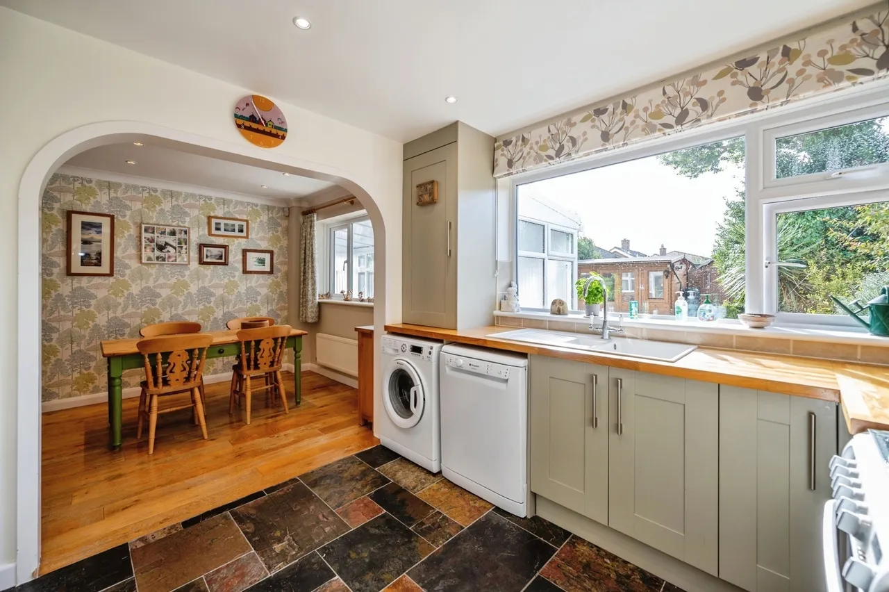 Bacon Lane, Hayling Island, PO11, photo 4