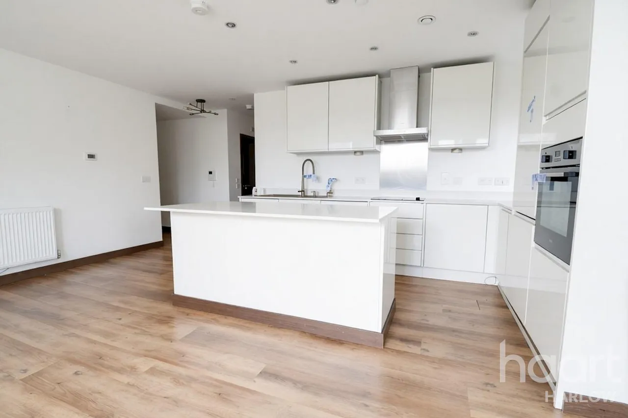 Edinburgh Gate, Harlow, CM20, photo 11