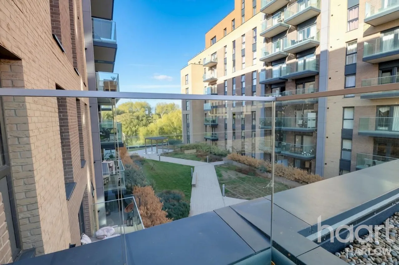 Edinburgh Gate, Harlow, CM20, photo 9