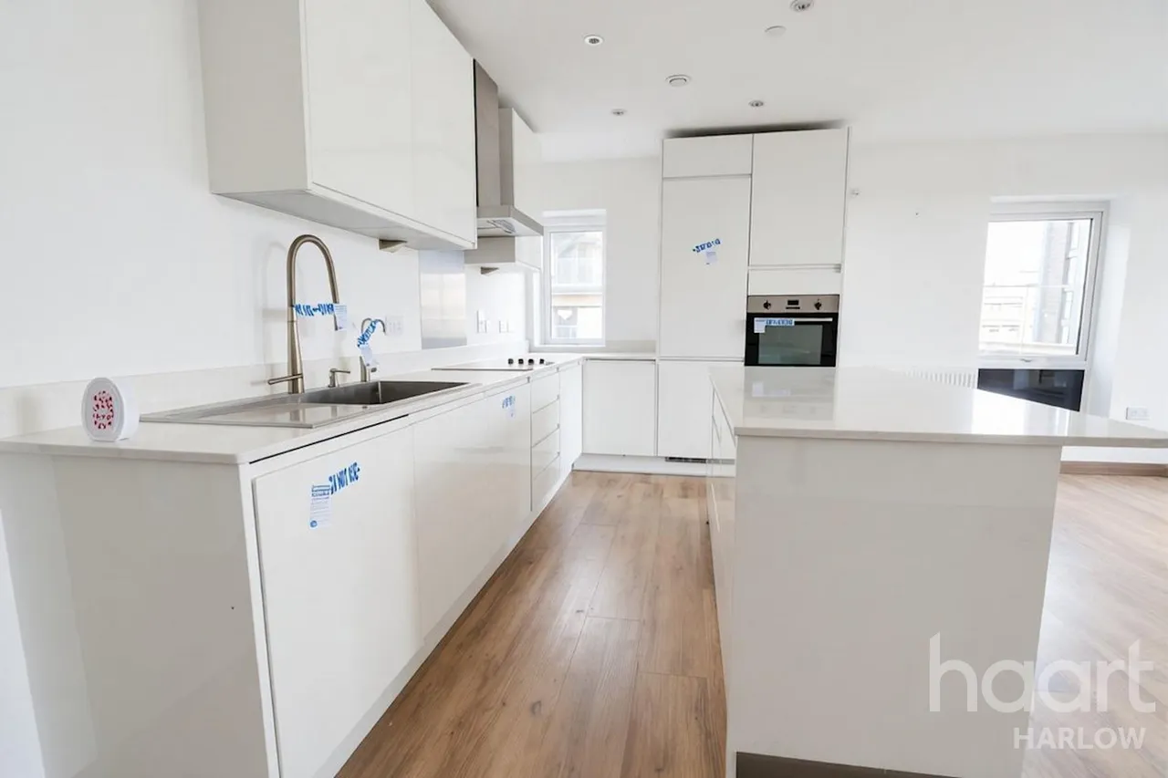 Edinburgh Gate, Harlow, CM20, photo 12
