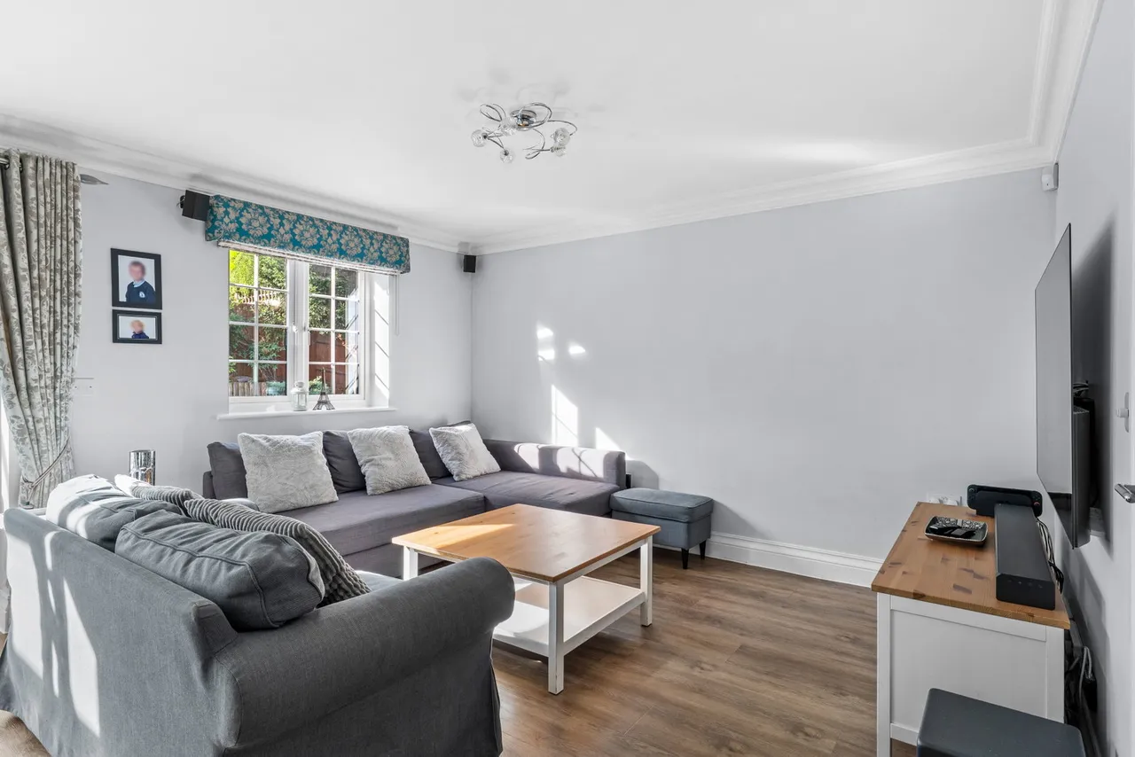 Anmer Close, Tadworth, KT20, photo 4
