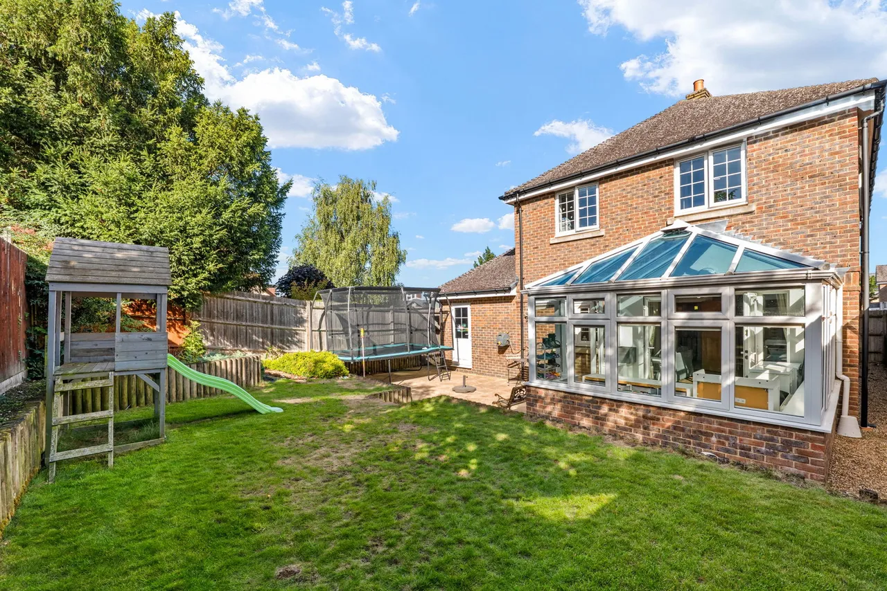 Anmer Close, Tadworth, KT20, photo 17