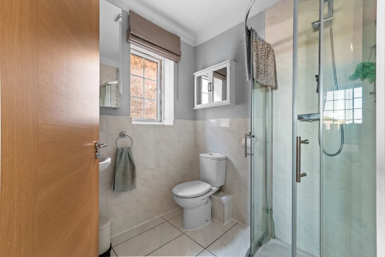 Anmer Close, Tadworth, KT20, photo 11