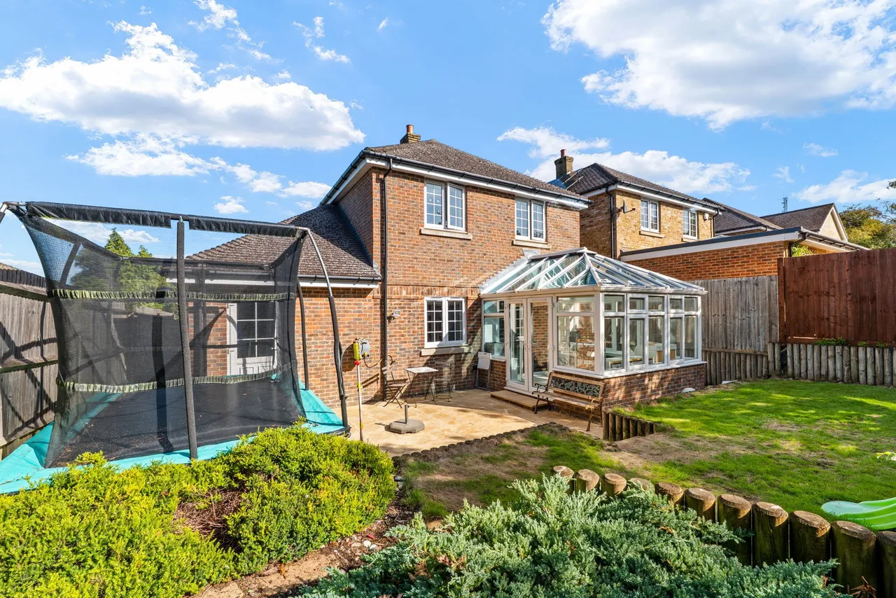 Anmer Close, Tadworth, KT20, photo 19