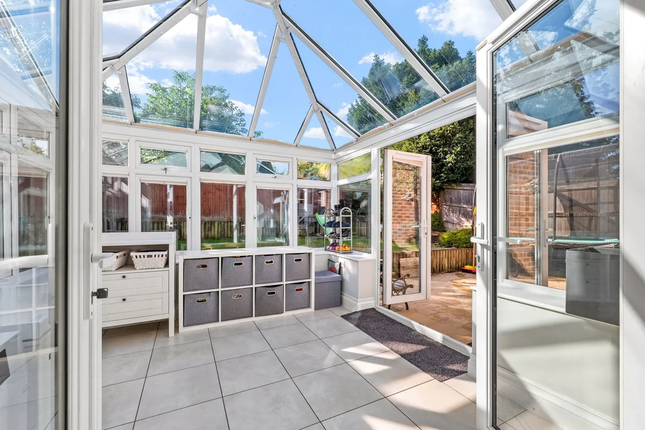 Anmer Close, Tadworth, KT20, photo 8