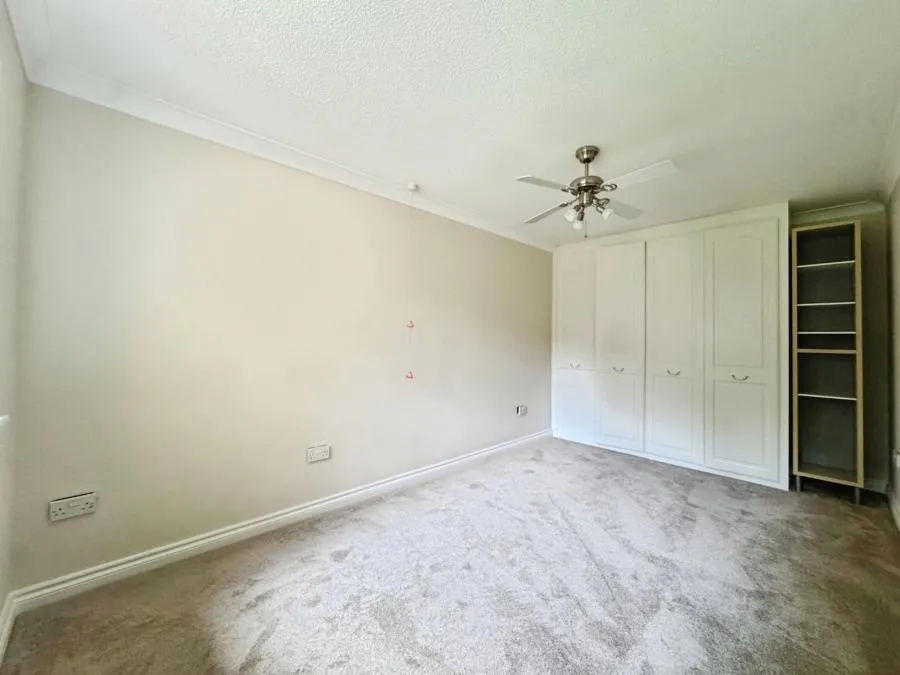 Crowthorne Road, Bracknell, RG12, photo 6