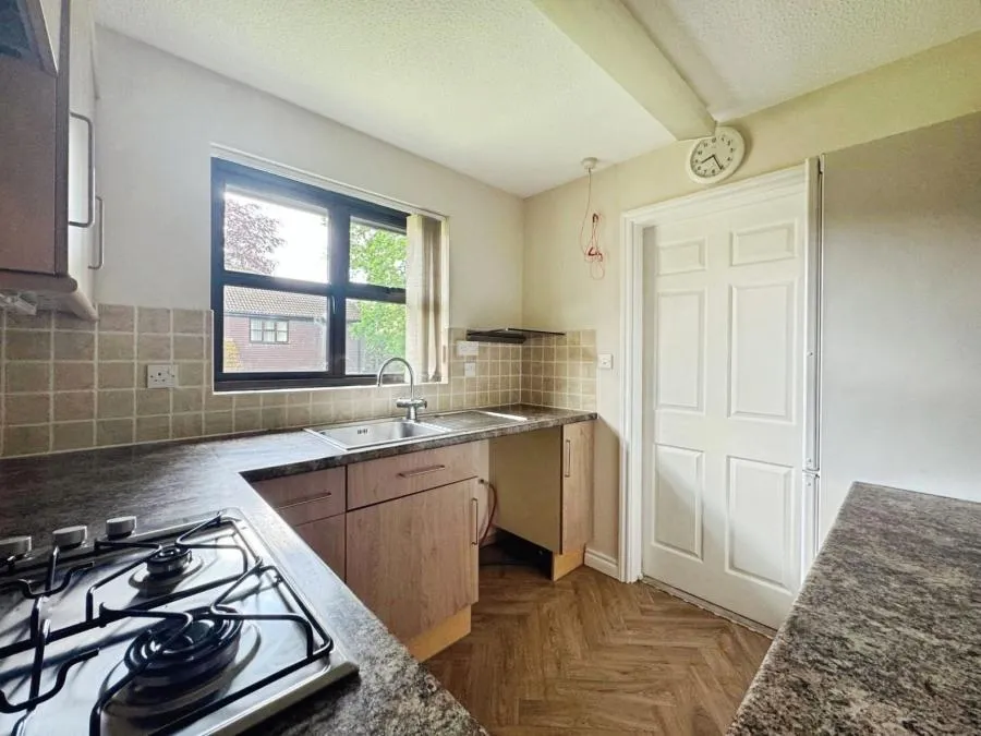 Crowthorne Road, Bracknell, RG12, photo 5