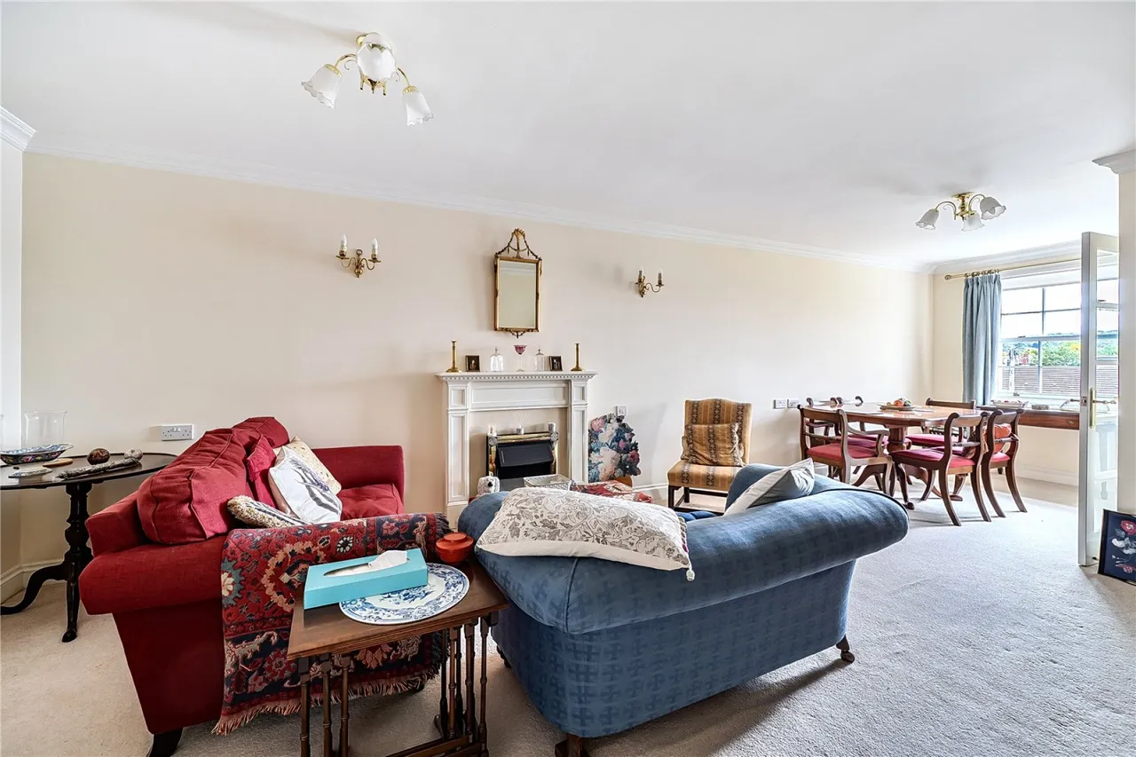 Commercial Street, Cheltenham, GL50, photo 2