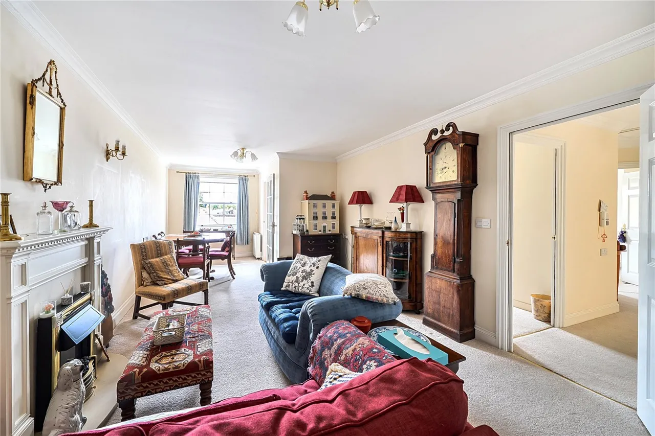 Commercial Street, Cheltenham, GL50, photo 4