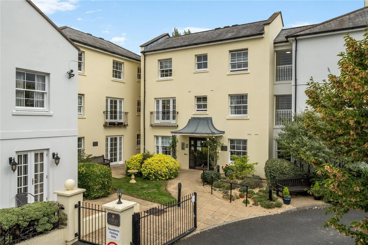 2 bed flat for sale, Commercial Street, Cheltenham, GL50