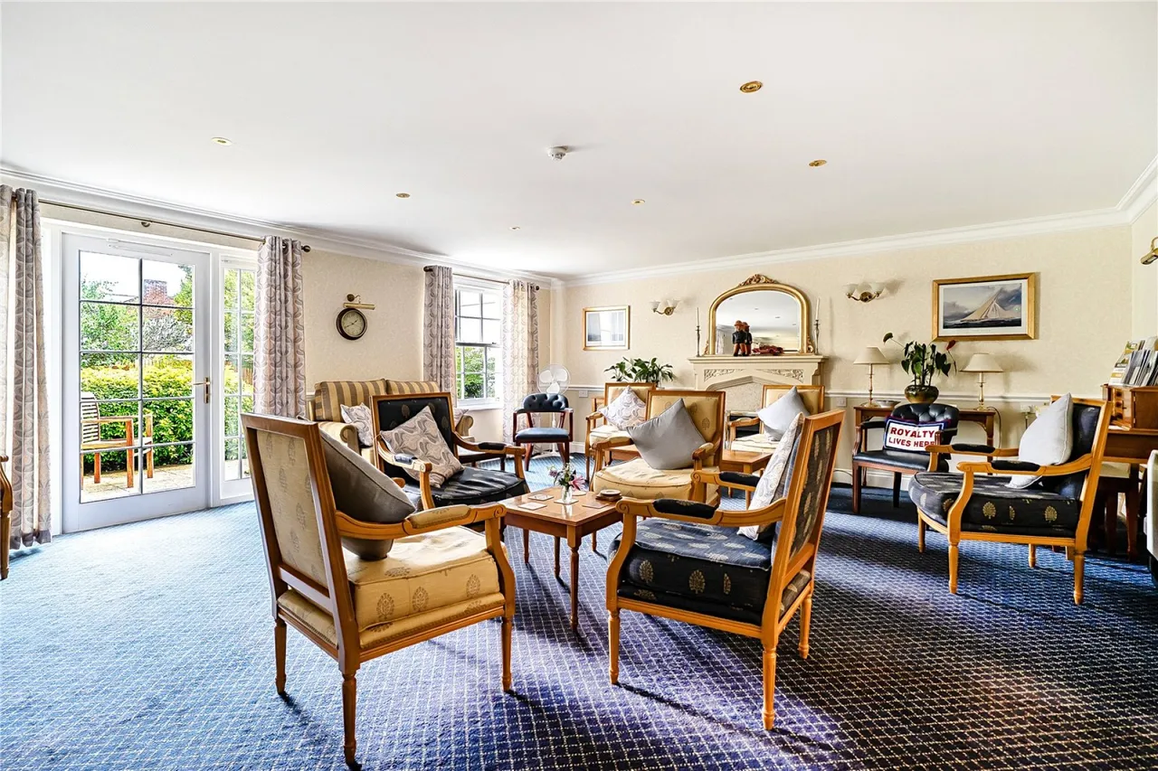 Commercial Street, Cheltenham, GL50, photo 21