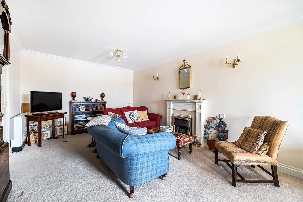 Commercial Street, Cheltenham, GL50, photo 3