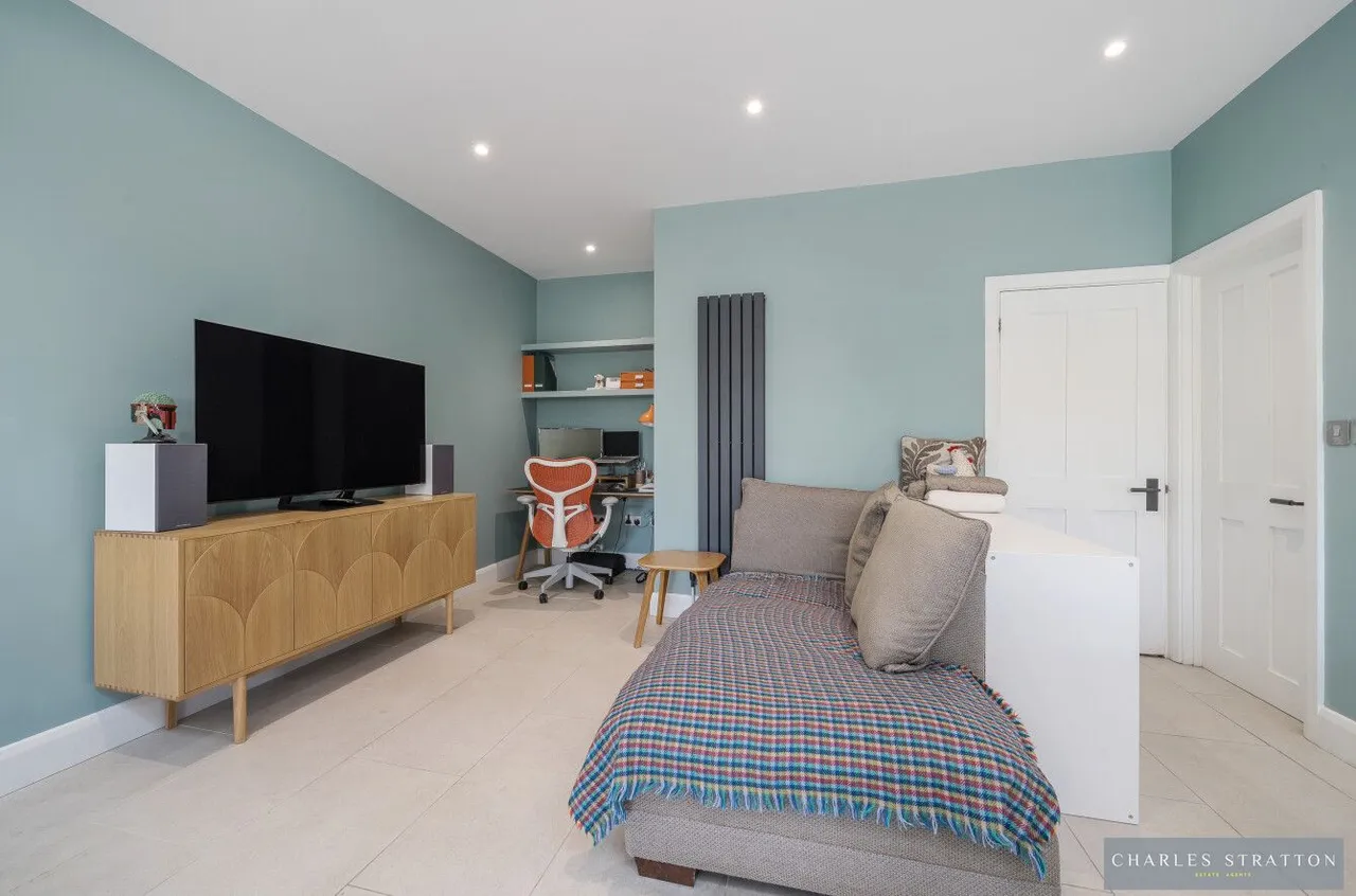 St. Ivians Drive, Romford, Essex, RM2 5LD, photo 10