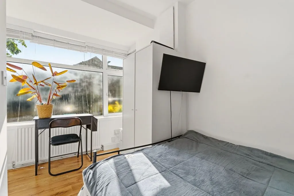 Demesne Road, SM6, photo 5