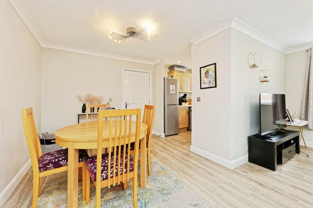 2 bed flat for sale — Old Watling Street, Canterbury