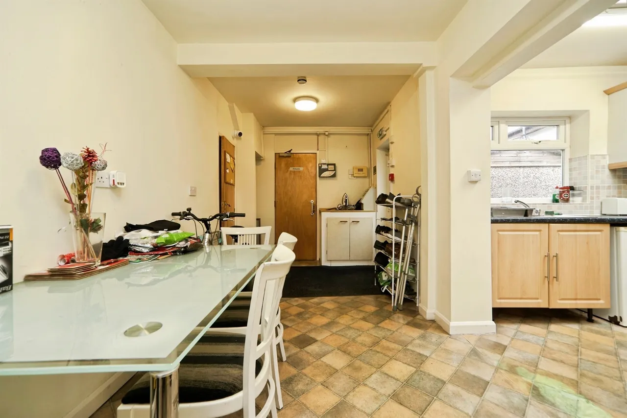 Hawthorn Avenue, Yeadon, LS19, photo 3