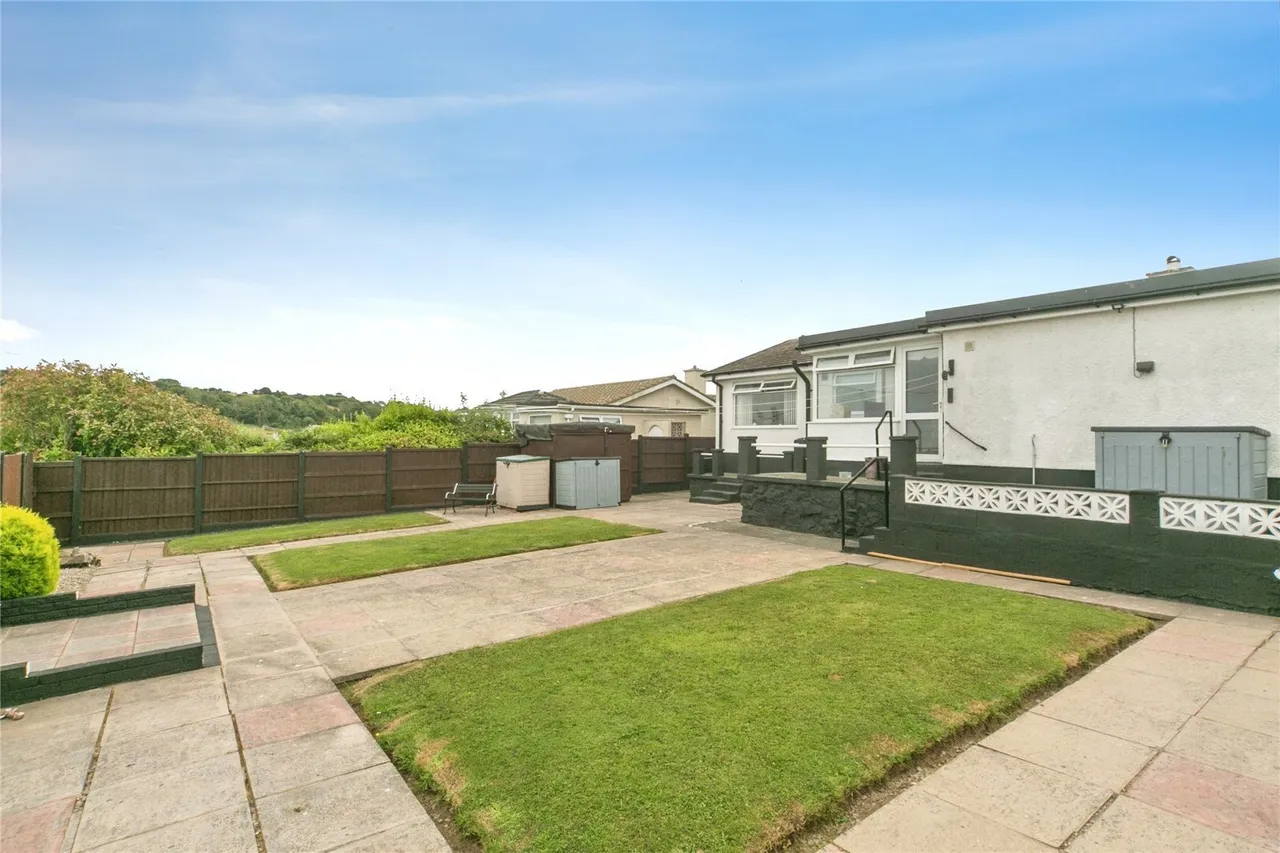 Lon Twrcelyn, Benllech, LL74, photo 12