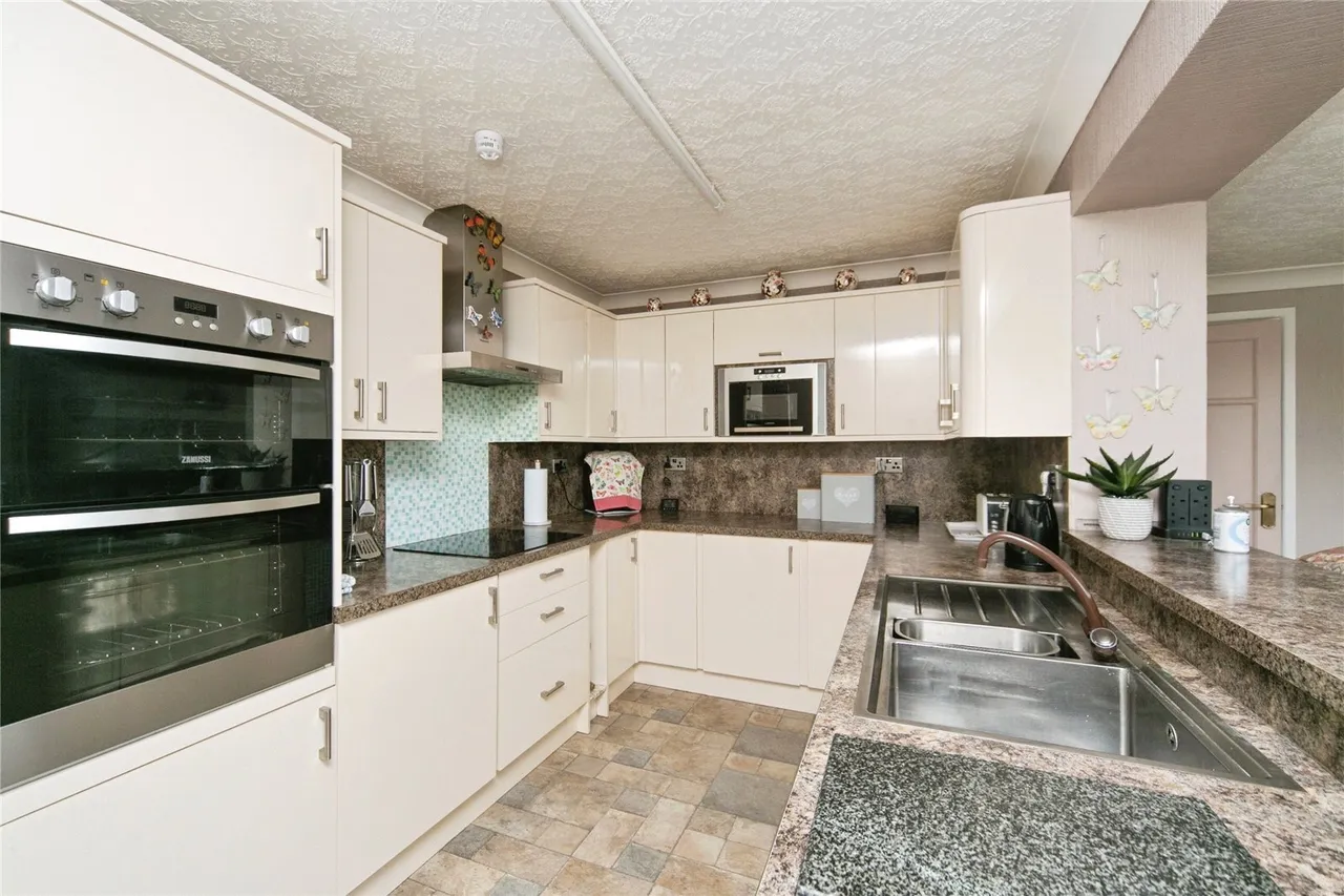 Lon Twrcelyn, Benllech, LL74, photo 18