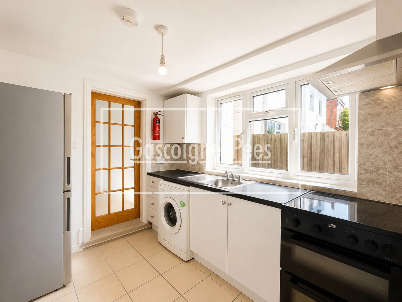 Worplesdon Road, Guildford, GU2, photo 3