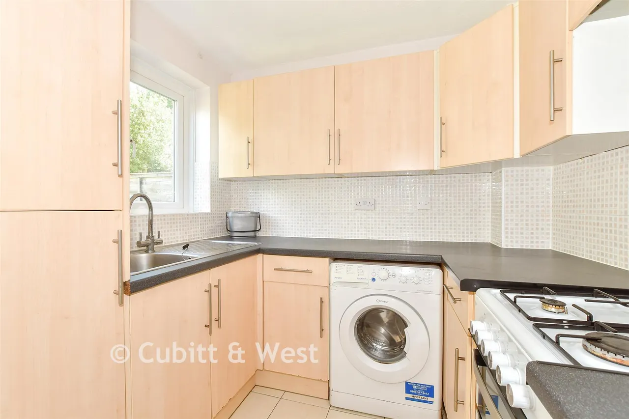 Mapledown Close, Southwater, RH13, photo 4
