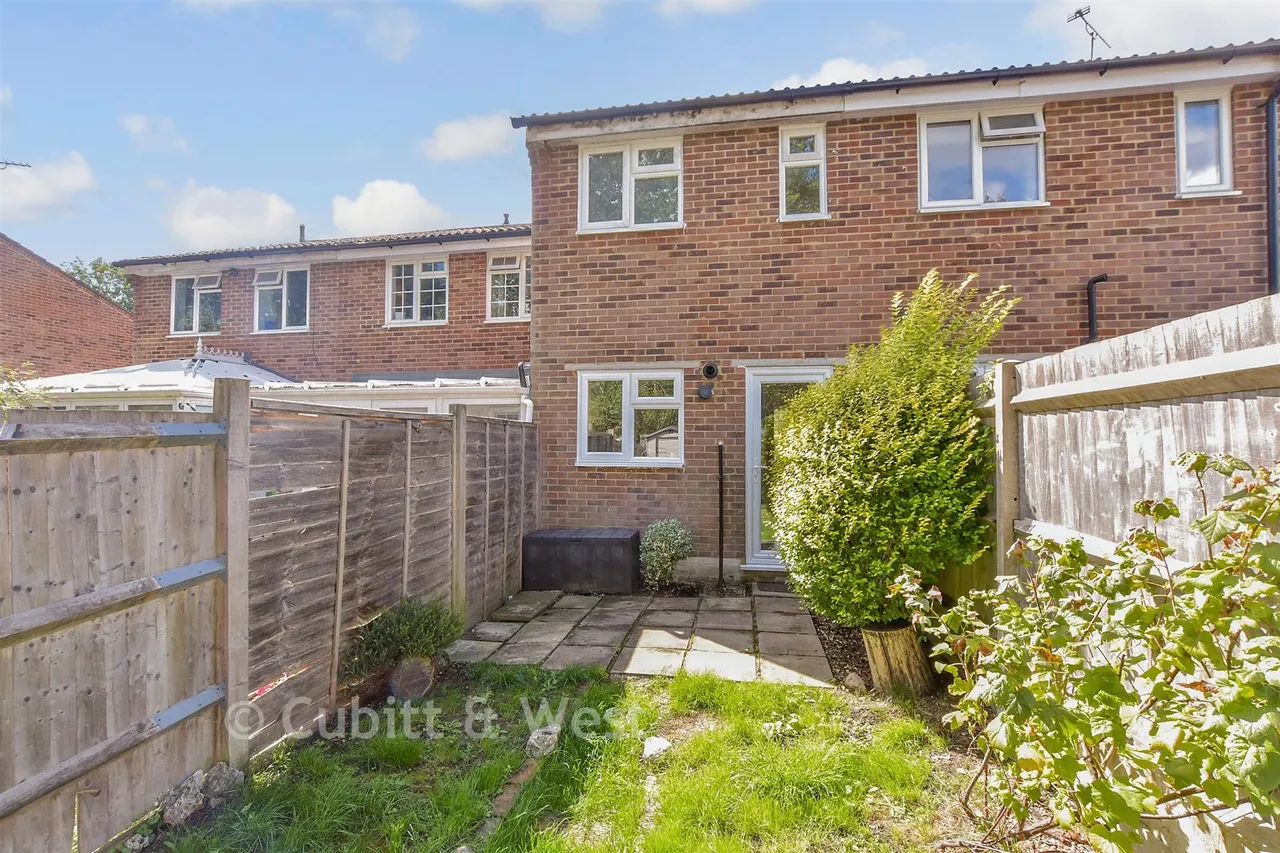 Mapledown Close, Southwater, RH13, photo 10